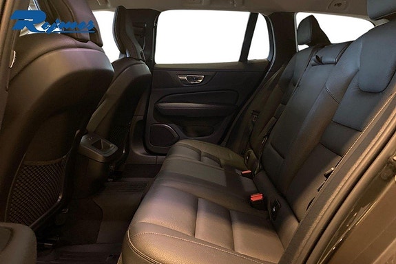 Volvo V60 Cross Country 12 of 19