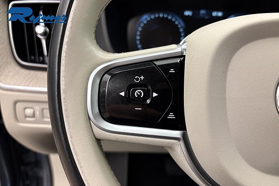 Volvo XC60 15 of 29