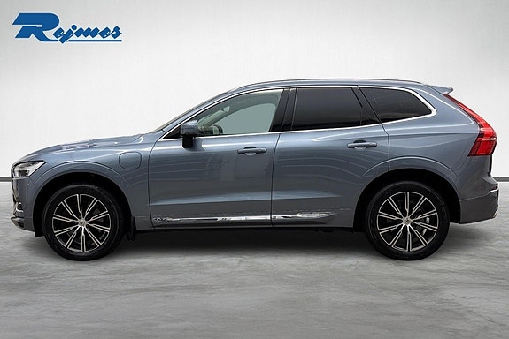 Volvo XC60 2 of 29