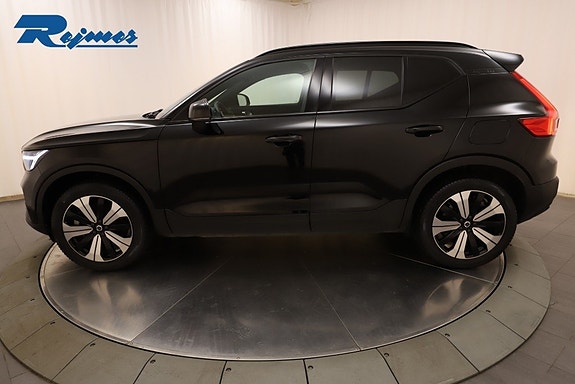 Volvo XC40 3 of 29