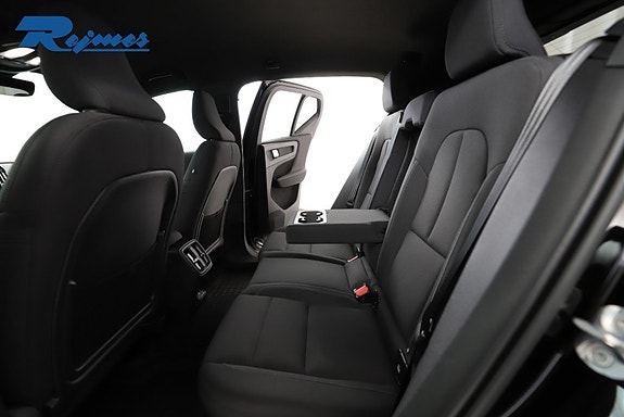 Volvo XC40 7 of 29
