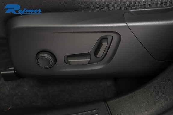 Volvo XC40 6 of 29