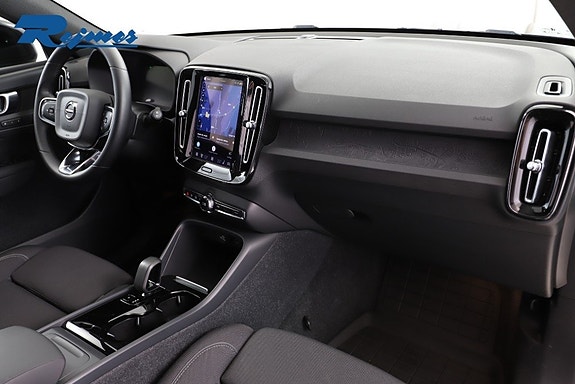 Volvo XC40 24 of 29