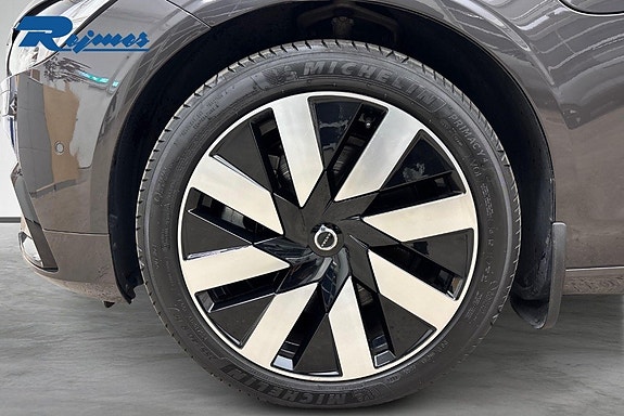 Volvo V90 19 of 23