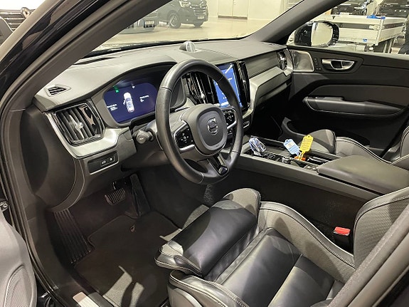 Volvo XC60 8 of 13