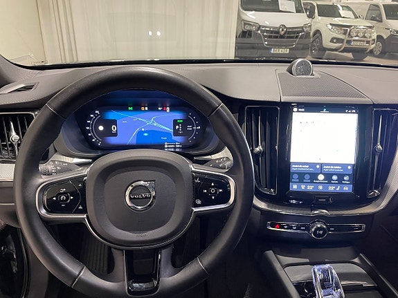 Volvo XC60 11 of 13