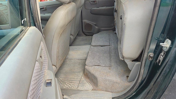 Toyota HiLux 24 of 25