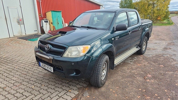 Toyota HiLux 3 of 25