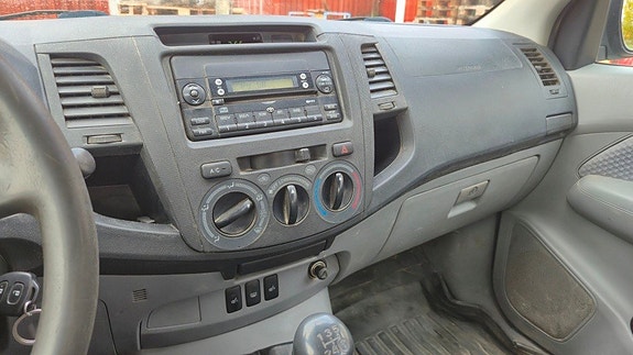 Toyota HiLux 19 of 25