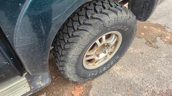 Toyota HiLux 25 of 25