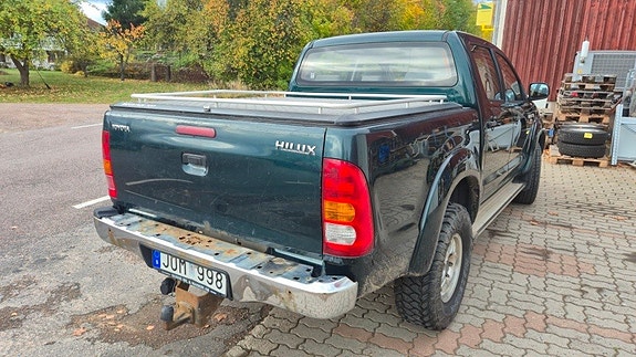 Toyota HiLux 7 of 25