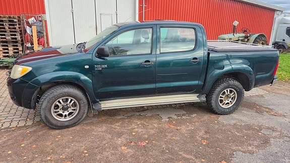 Toyota HiLux 4 of 25