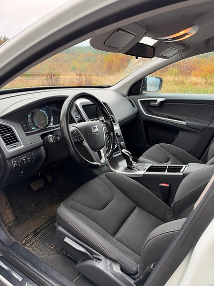 Volvo XC60 5 of 7