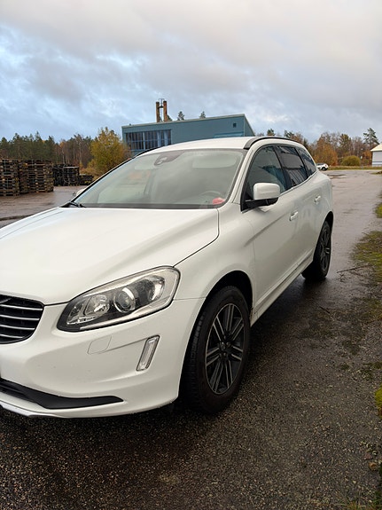 Volvo XC60 3 of 7