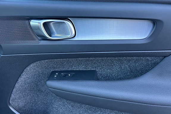 Volvo XC40 24 of 30
