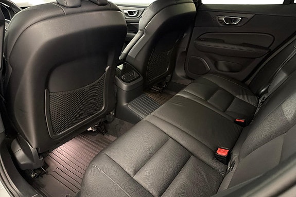 Volvo V60 17 of 26