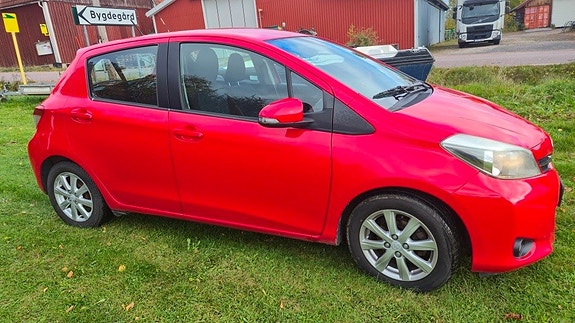 Toyota Yaris 6 of 16