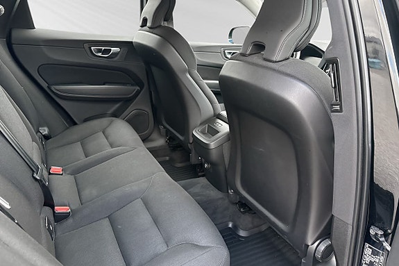 Volvo XC60 11 of 25