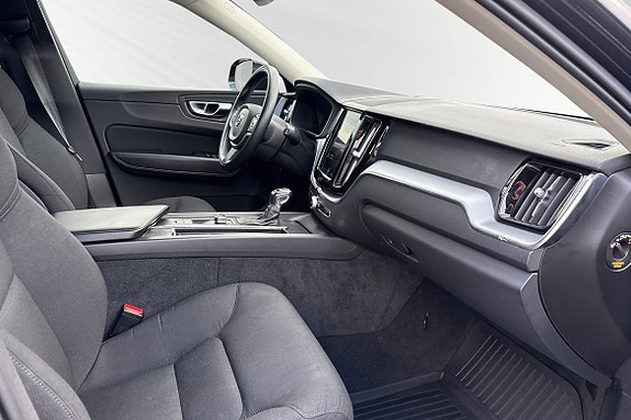 Volvo XC60 10 of 25