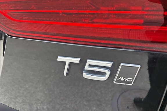 Volvo XC60 13 of 25