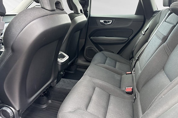 Volvo XC60 8 of 25