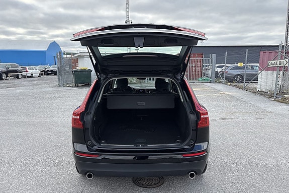 Volvo XC60 14 of 25
