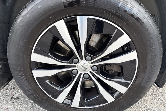 Volvo XC60 12 of 25