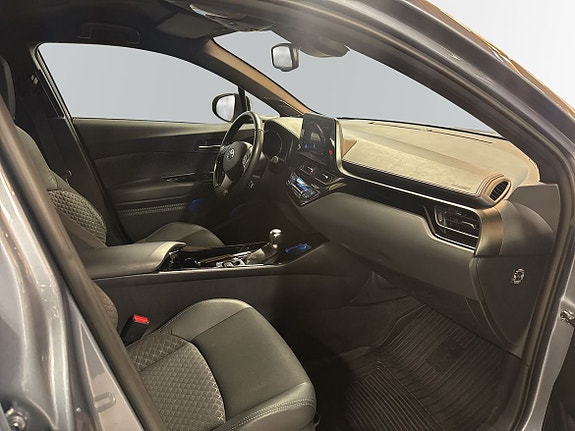 Toyota C-HR 7 of 19