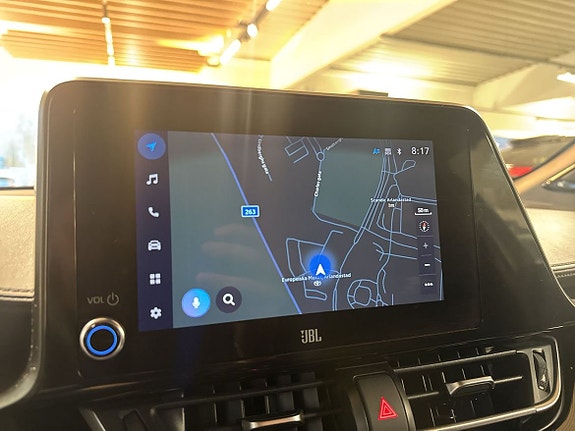 Toyota C-HR 13 of 19