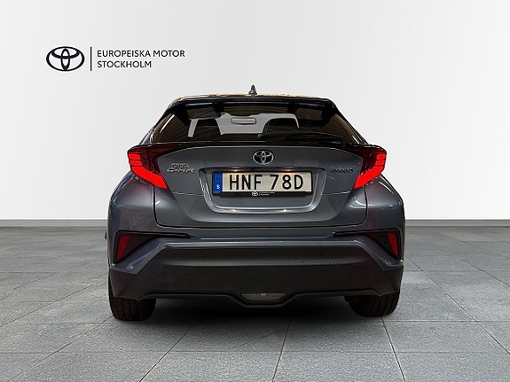Toyota C-HR 5 of 19