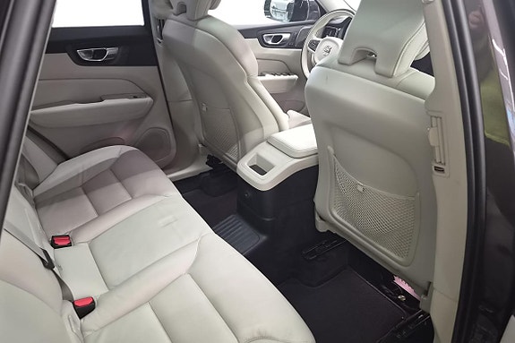 Volvo XC60 10 of 24