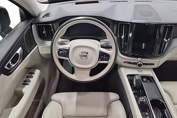 Volvo XC60 12 of 24
