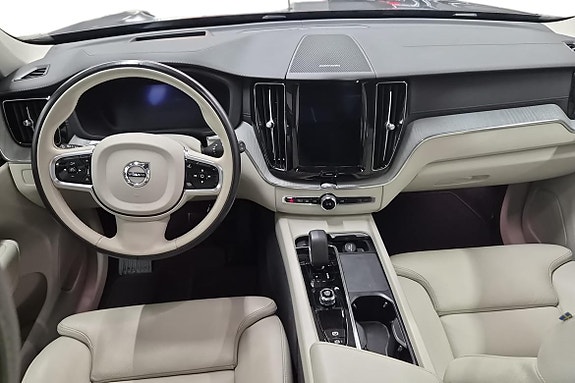 Volvo XC60 11 of 24