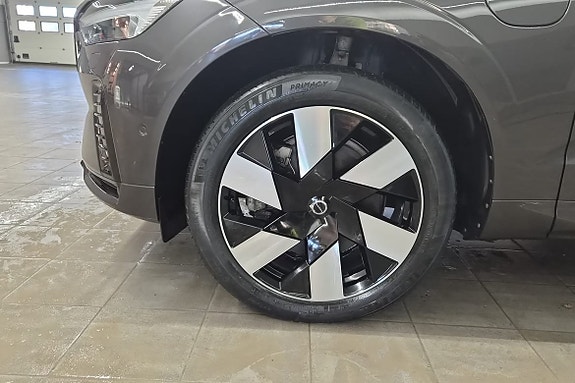 Volvo XC60 18 of 24