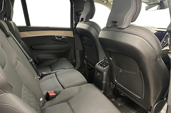 Volvo XC90 9 of 30