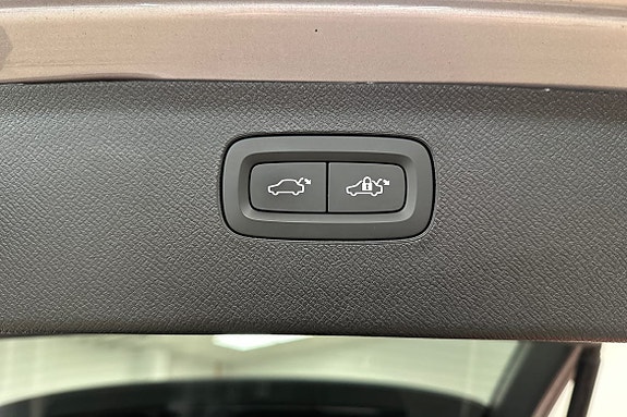 Volvo XC90 23 of 30