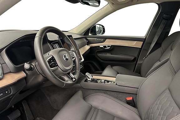 Volvo XC90 14 of 30