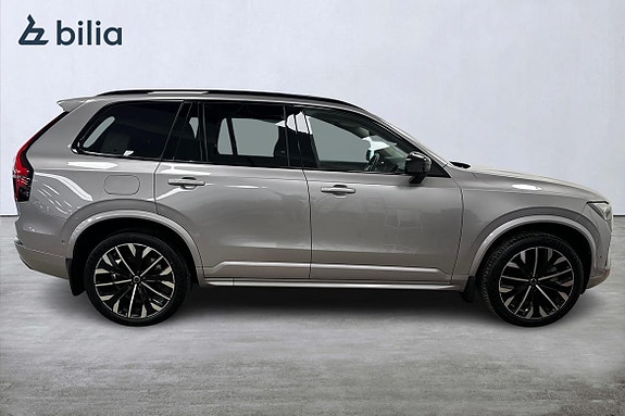 Volvo XC90 17 of 30