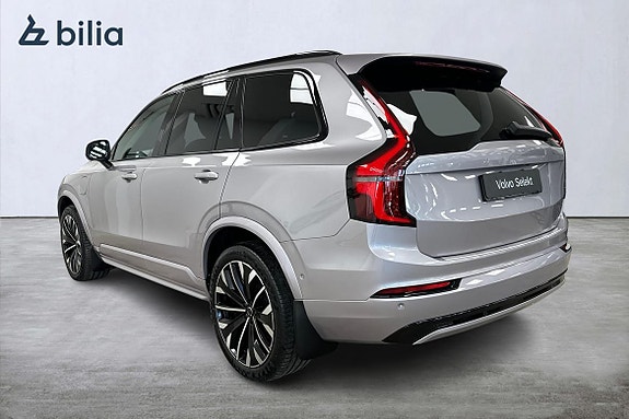 Volvo XC90 2 of 30