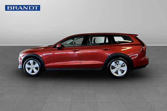 Volvo V60 Cross Country 3 of 9