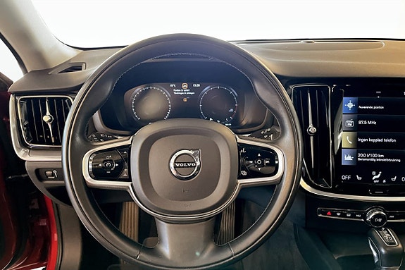 Volvo V60 Cross Country 7 of 9