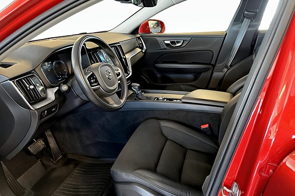 Volvo V60 Cross Country 5 of 9