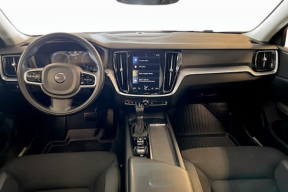 Volvo V60 Cross Country 4 of 9