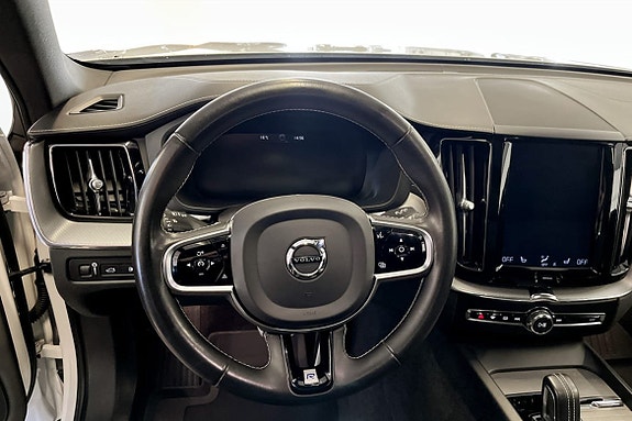 Volvo XC60 7 of 9