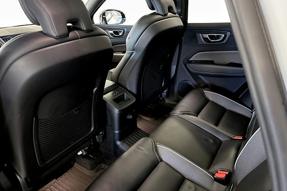 Volvo XC60 8 of 9