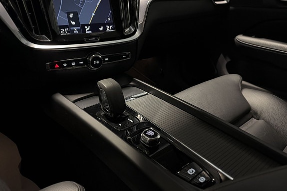 Volvo V60 11 of 23