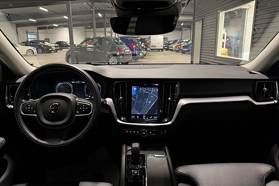 Volvo V60 8 of 23