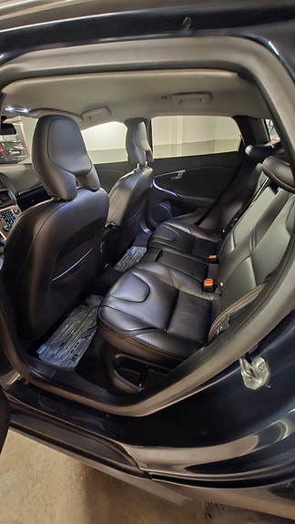 Volvo V40 Cross Country 5 of 6