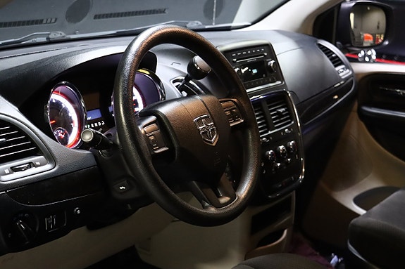 Dodge Grand Caravan 10 of 24