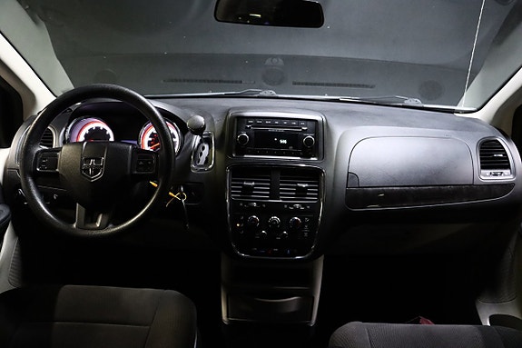 Dodge Grand Caravan 19 of 24